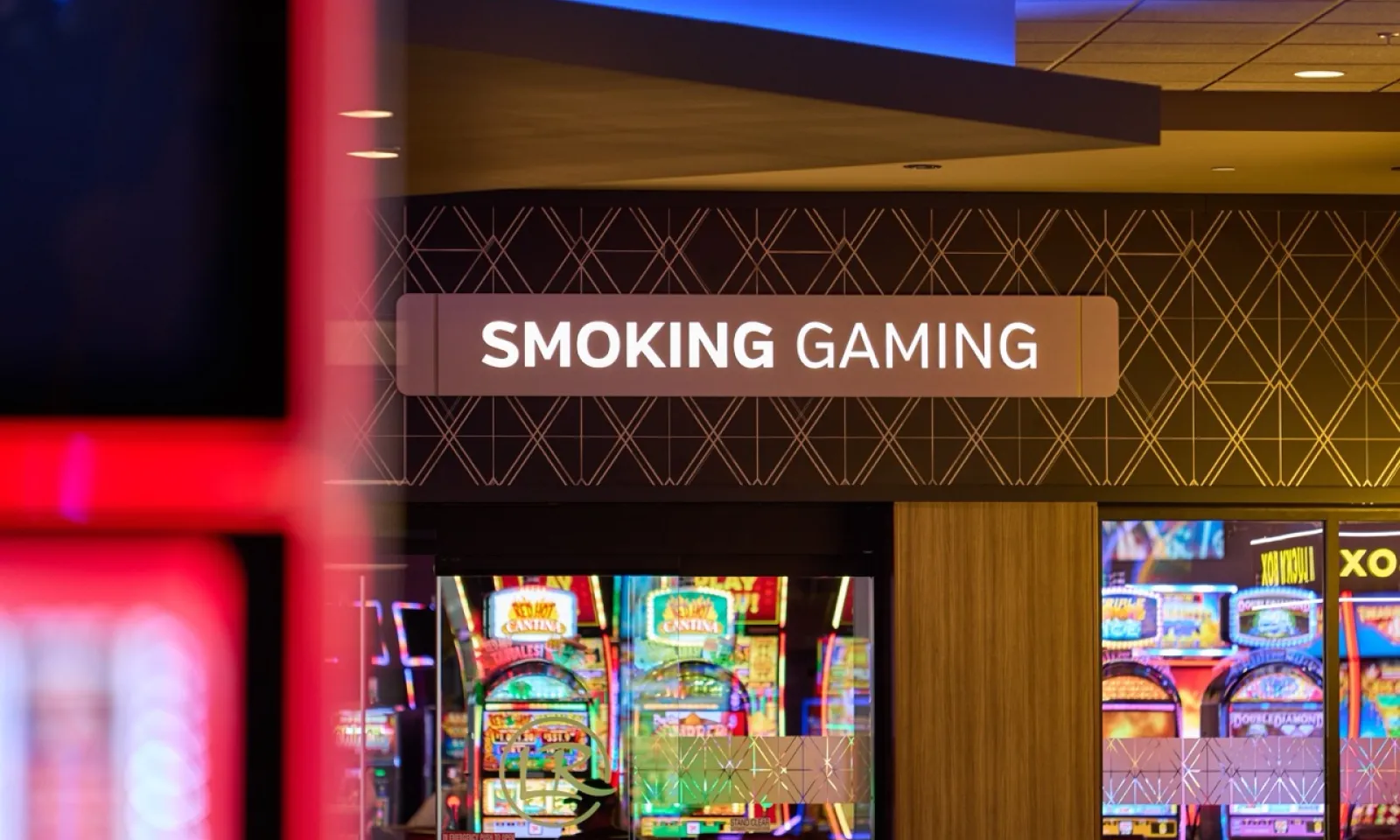 Smoking Gaming room sign